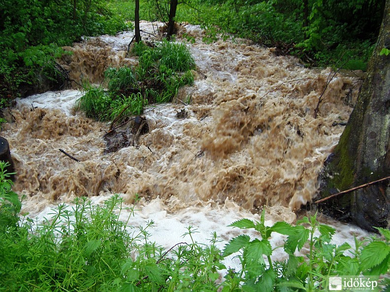 Börzsönyben a zivatar