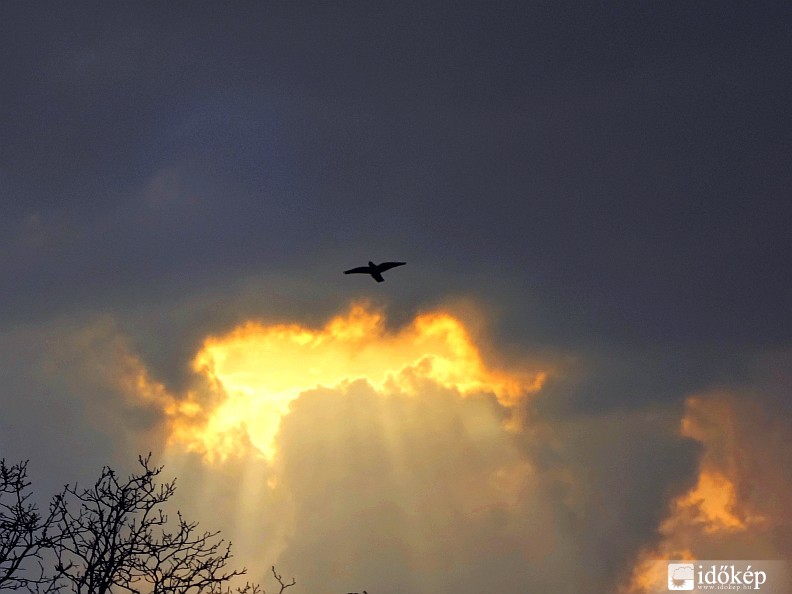 Tyndall a zivatar előtt