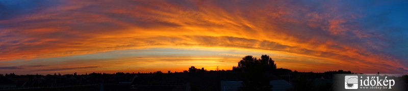Hajnal panoráma.