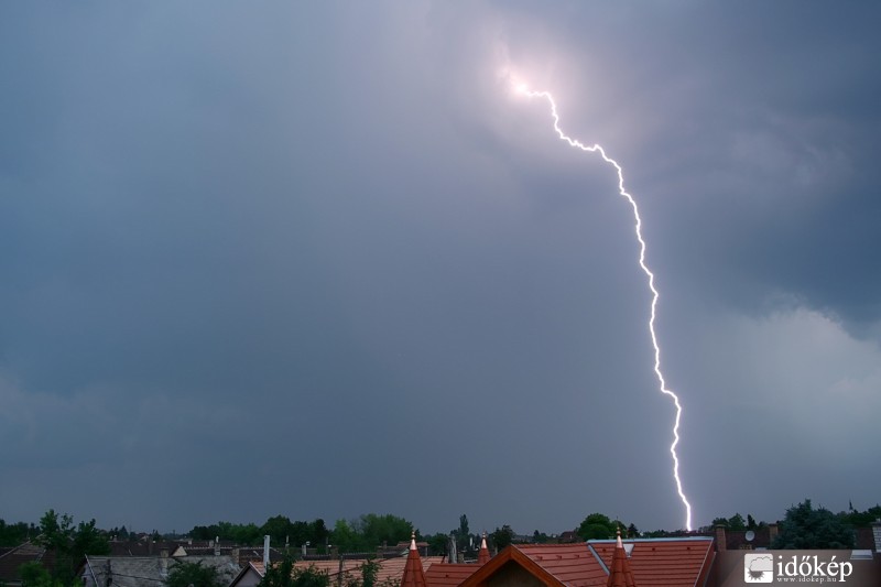 A tegnap esti zivatar villámai