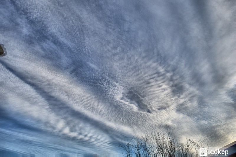 Felhőzet Mezőkövesd felett