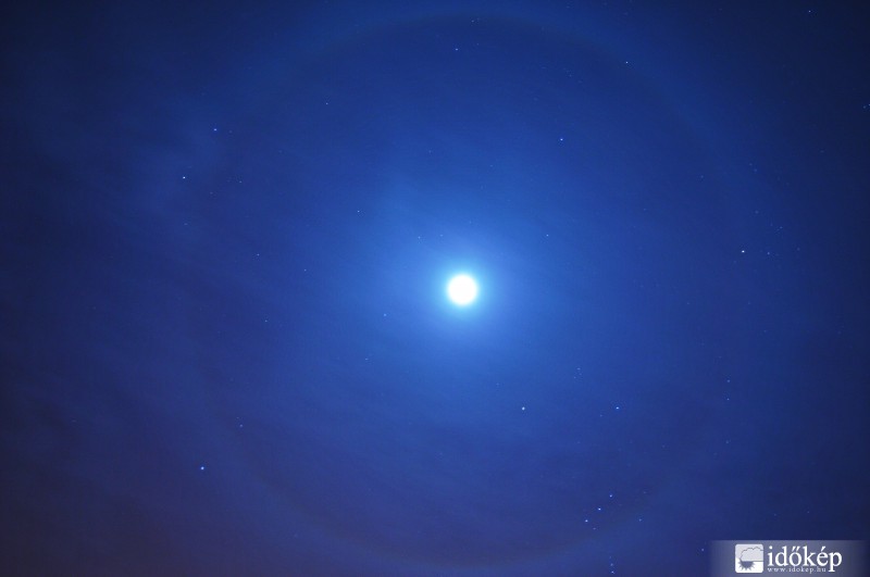 Holdkoszorú februárban