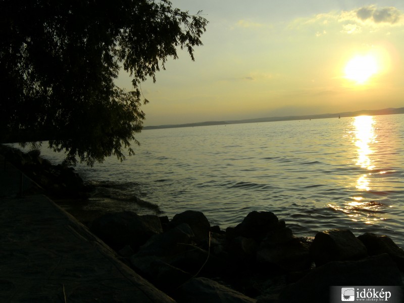 Naplemente a Balatonnál 