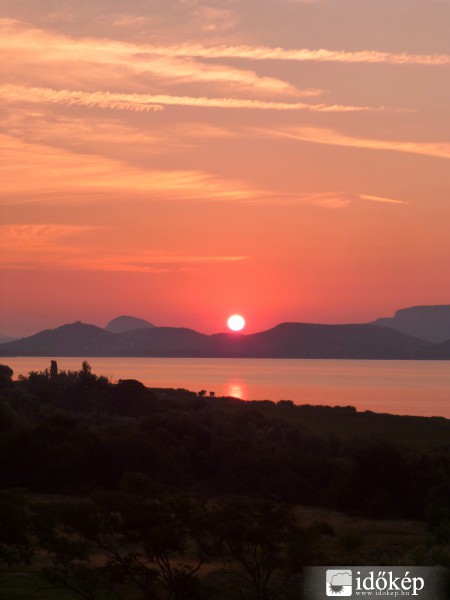 Ébredőben (2013. 07. 28., 05:33)