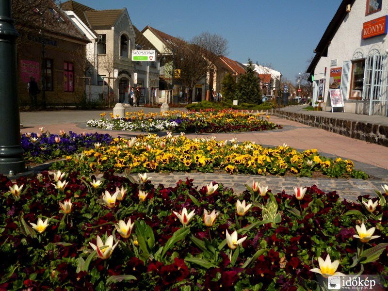 Gödöllő belvárosa tavasszal