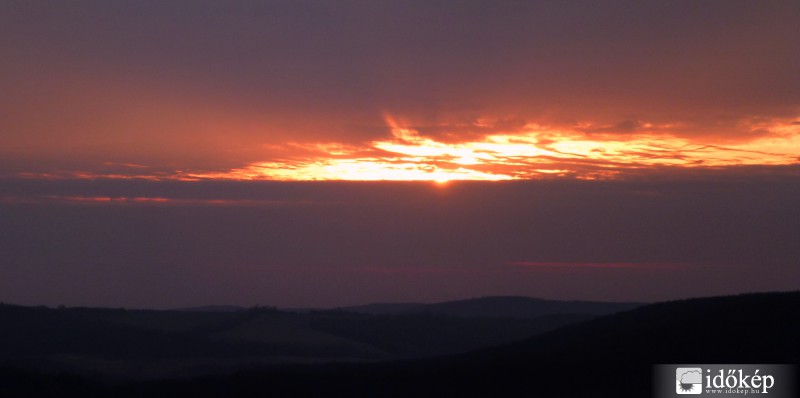 Tyndall-sugaras napkelte 3