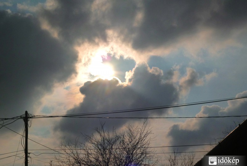 Mai égkép Gödöllő felett (14:48-kor)