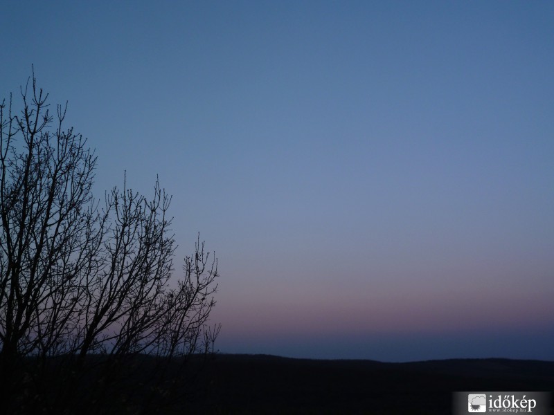 Derült naplemente (Gödöllő)