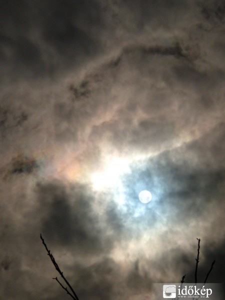 Felhő - irizáció Gödöllő felett :)