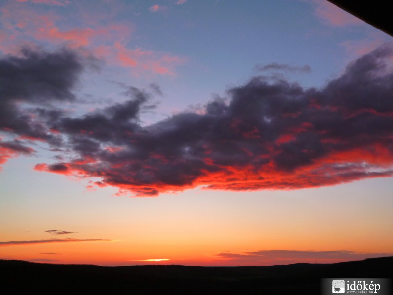 Napkelte előtti vörösödés