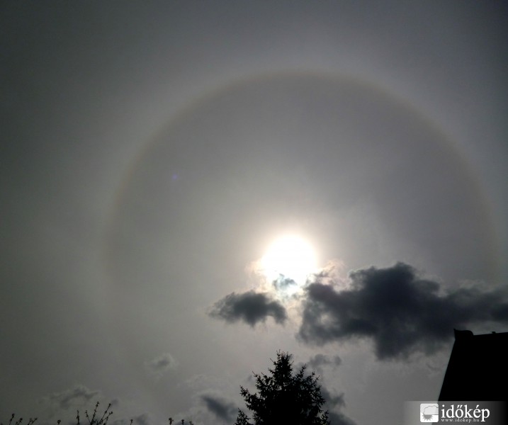 Haló Gödöllő felett