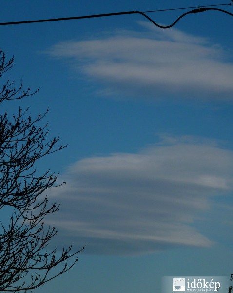 Tegnapi emeletes lencse