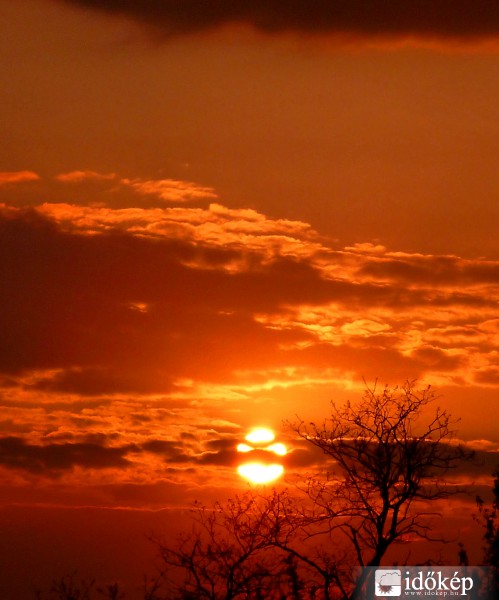 A Napnak elkél a napszemüveg :)