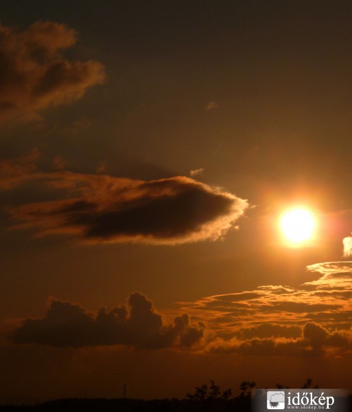 Tengeri hal - felhő