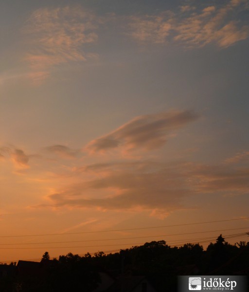 Búgócsiga - felhő