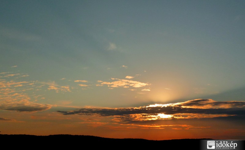 Reggeli tyndall-sugarak