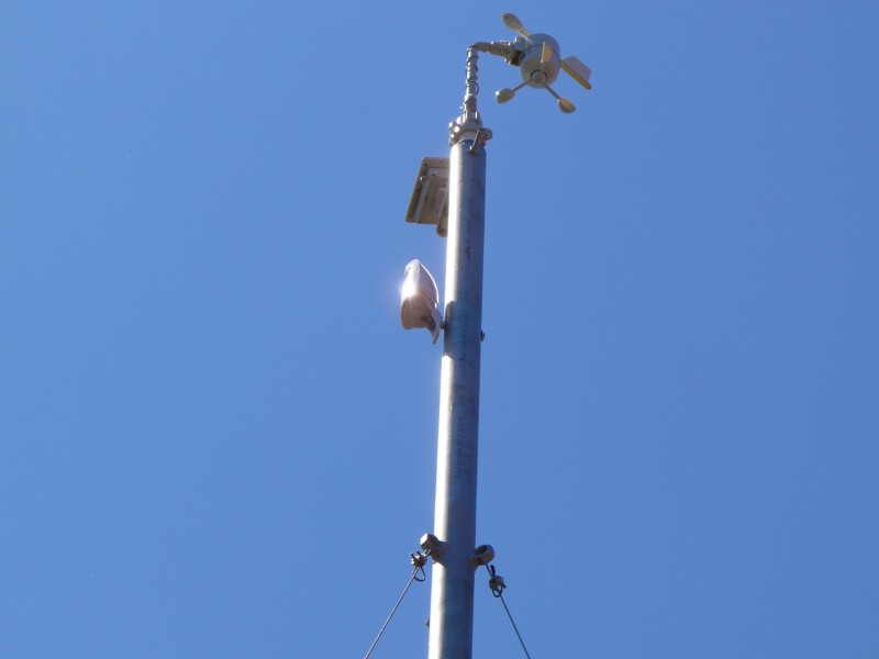 WGR 800 (szélmérő), STC 800 (napelem),alul az UVN 800 (UVI mérő) 