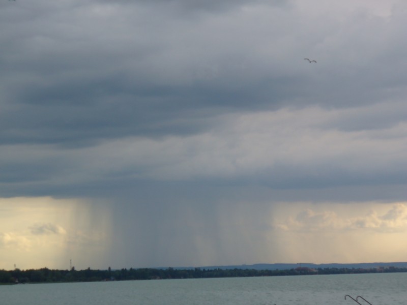 Záporfelhő csapadéksévokkal