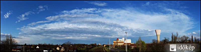 Elvonuló zivatar felhőzete