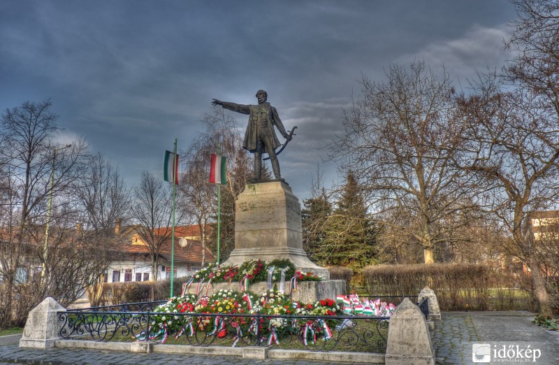 Kossuth szobor Orosházán