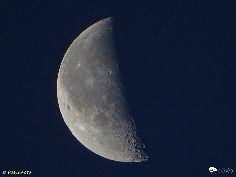 Ma hajnali fogyóhold