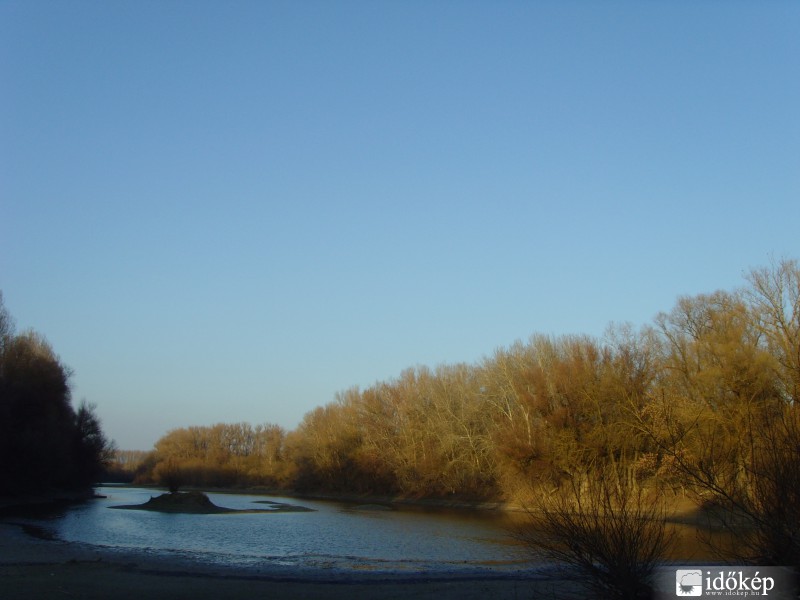 Simogató napsütésben