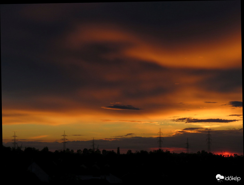 Nap festette felhők