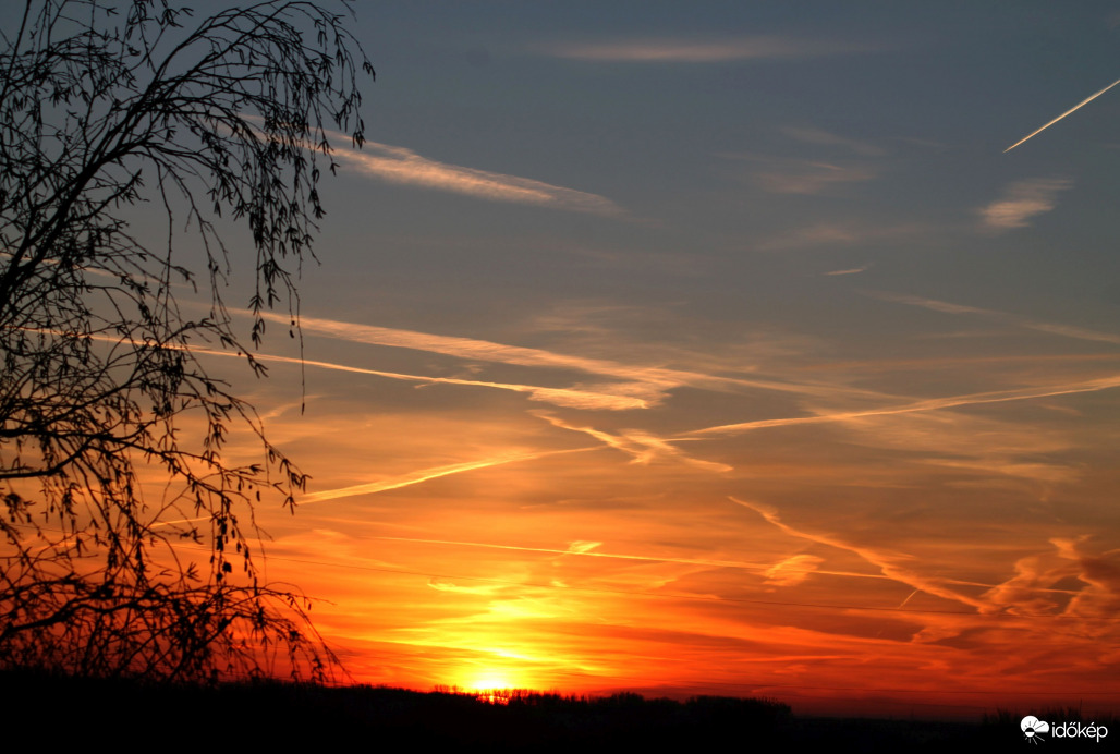 Fényességes napkelte
