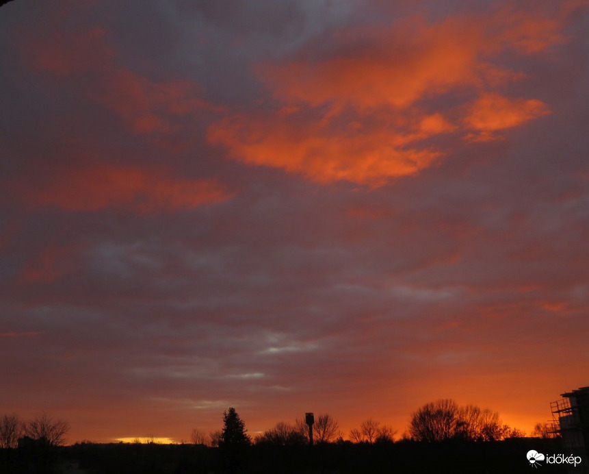 2022 első naplementéje