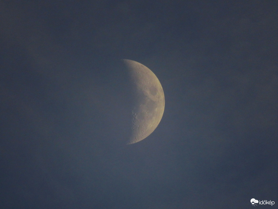 Telő Hold