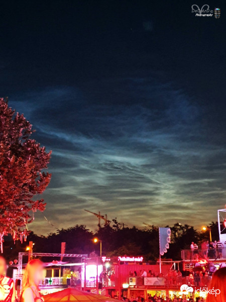 világító felhők 2