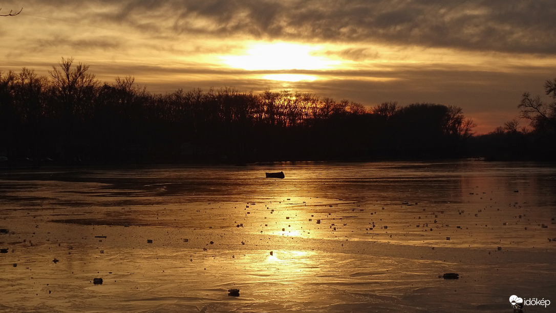 Alkonyi jégvarázs Mártélyon