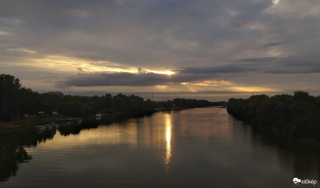Augusztus (és az idei nyár) utolsó napkeltéje Szegeden... 