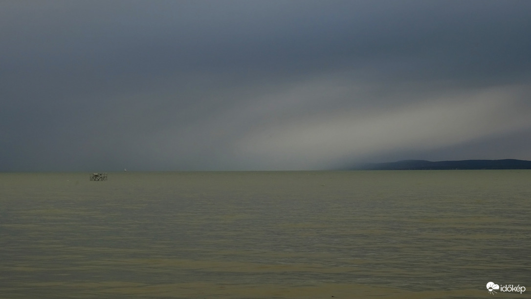 Távolban egy fehér vitorla... 
