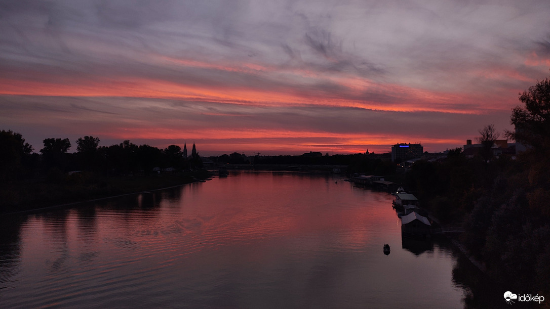Alkonyi színek a Tiszán