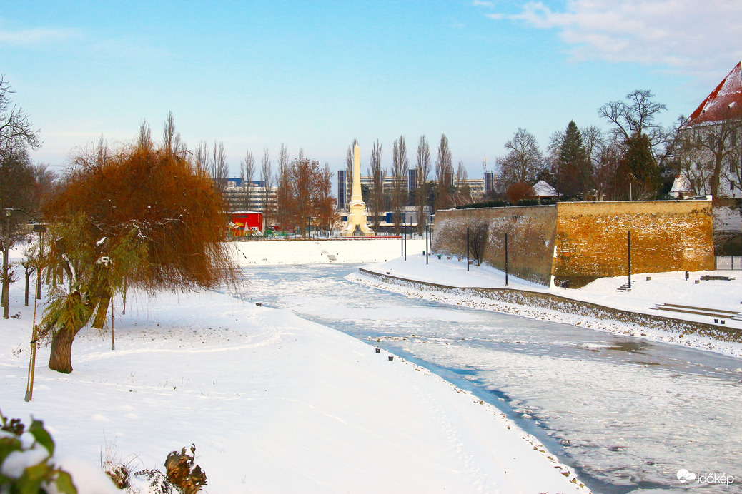 befagyott a Rába Győrben