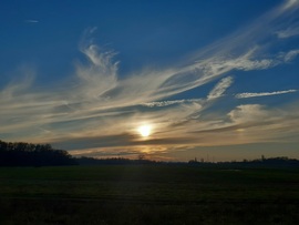 Naplemente halvány melléknappal