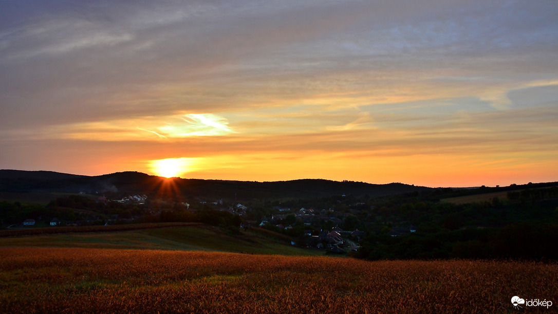 Ismét a felkelő nap mosolya fogadott. 