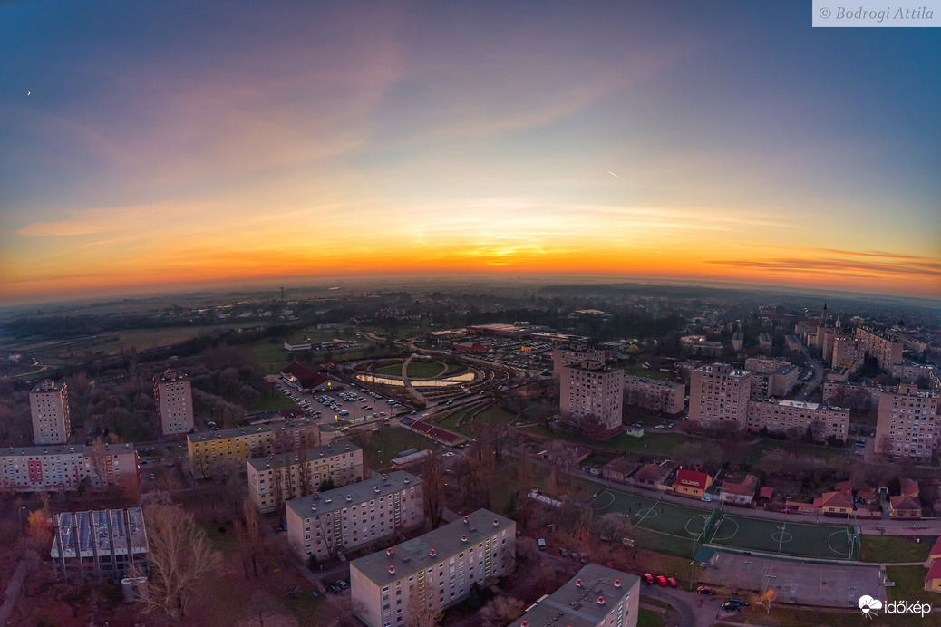 Ezüstvasárnap aranyló színekben