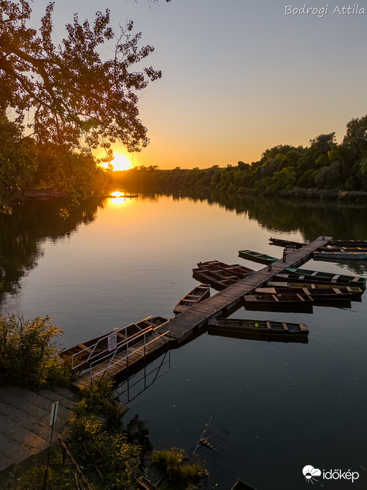 Nyugovóra tért a mólónál