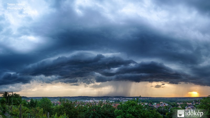 Panorámában az Egerszeget érintő mai első cella. Naplementésen :)