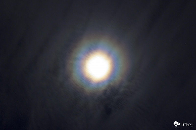 Holdkoszorú éjfél után 