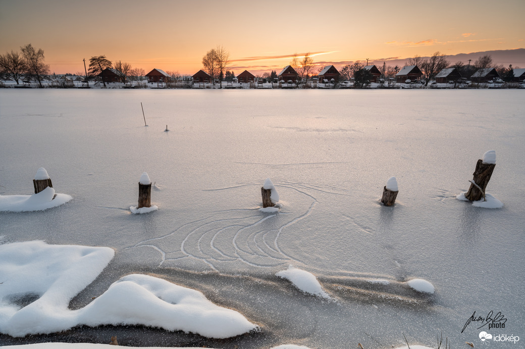 Havas naplemente a Sárberki-tavon