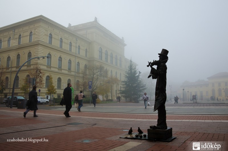 Szeged a ködben