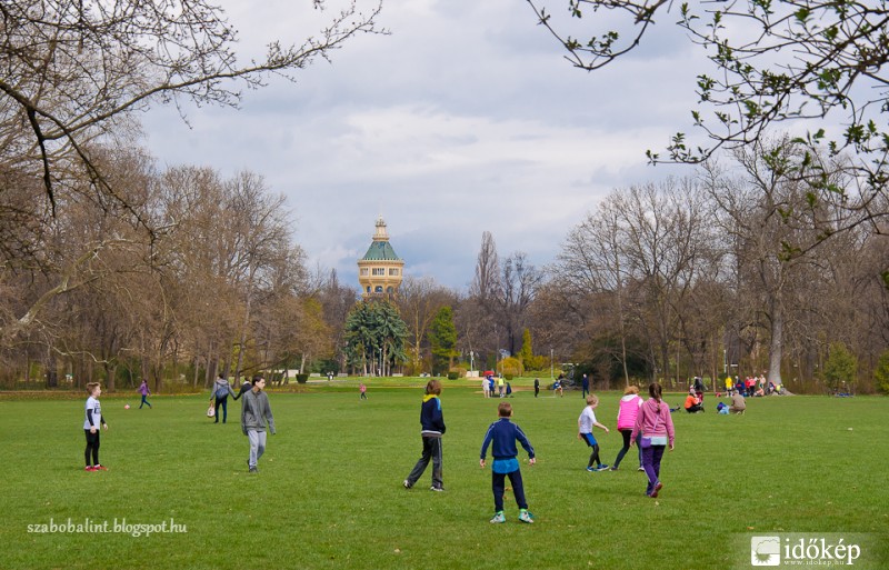 Tavasz a Margit-szigeten