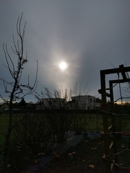 Tündöklés a felhők mögött