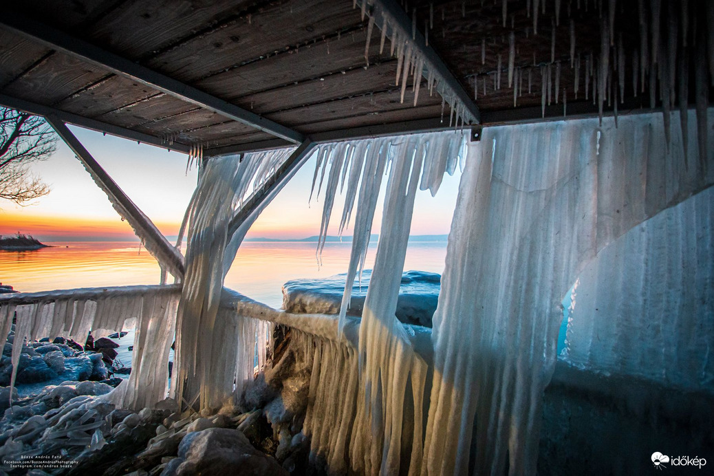 Jég barlang a Balatonon