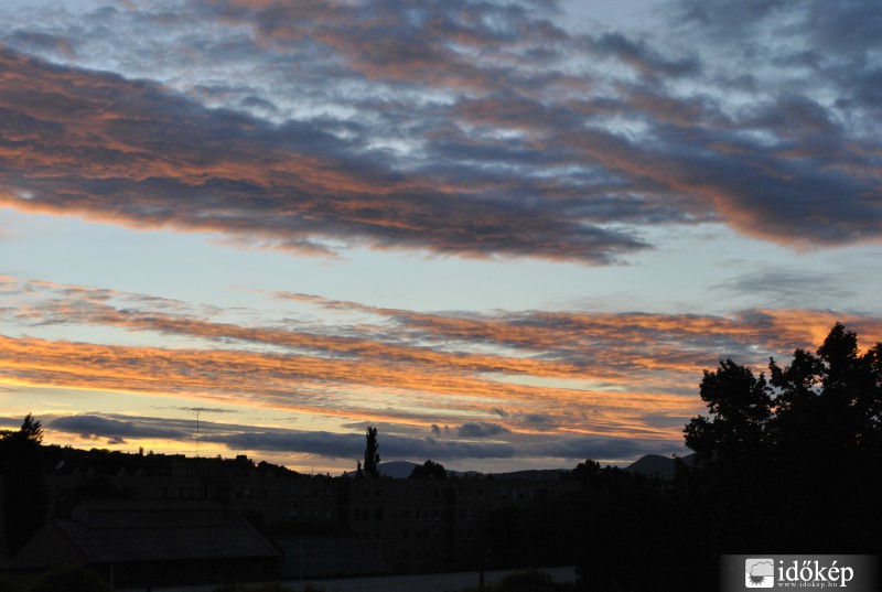 felhők az ablakból