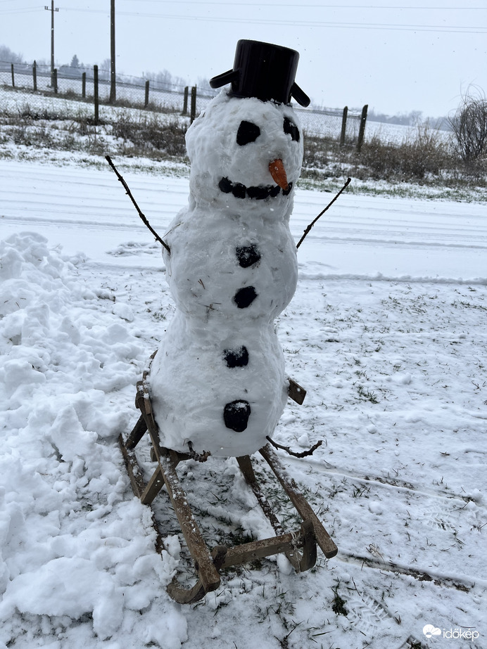 Lábakat is kapott :) 