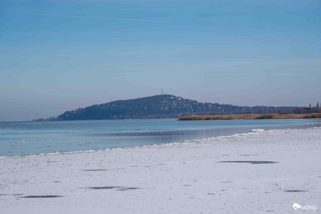 Jegesedik a Balaton